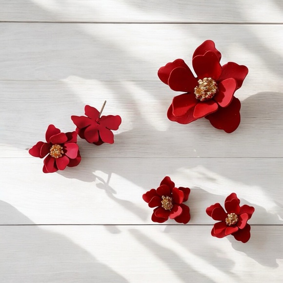 one pair brand new stainless steel post earrings carved 3D art deco red flower - Picture 3 of 4
